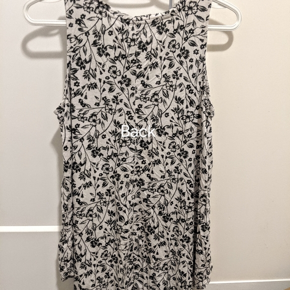 Old Navy top - Picture 2 of 3